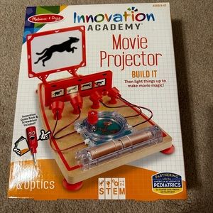 Melissa and Doug Innovation Academy Mini Projector